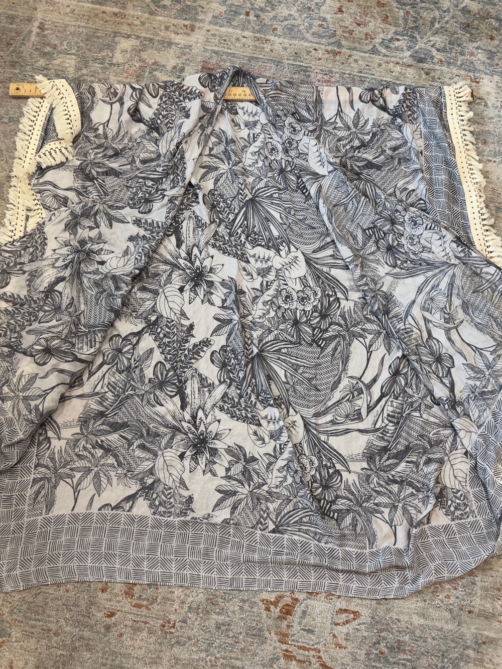 Mecchi di Ruggine Bohemian Black & White Tropical Floral print Shawl- NWT